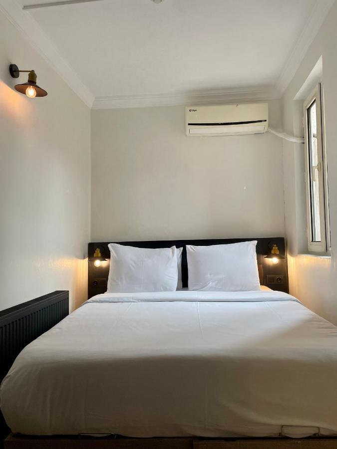 Mates Istiklal Suites Istanbul Exterior photo